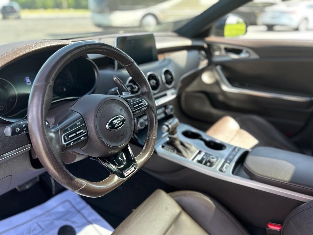 Kia Stinger  2020