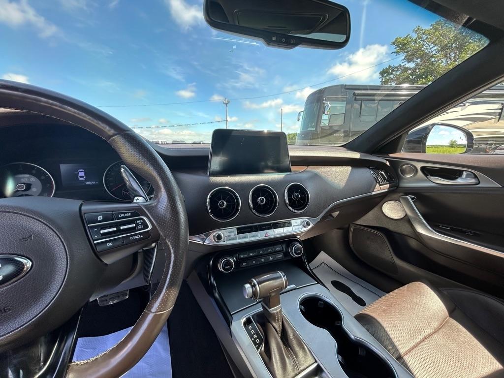 Kia Stinger  2020