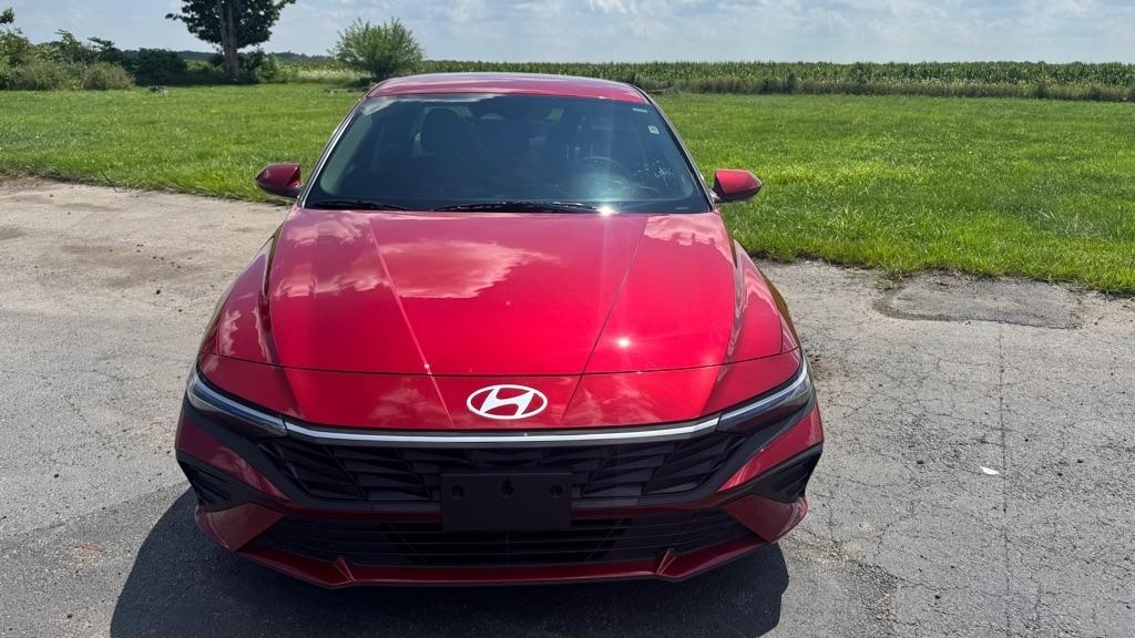 Hyundai Elantra  2025