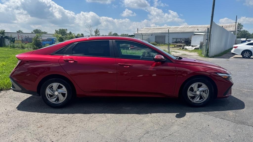 Hyundai Elantra  2025