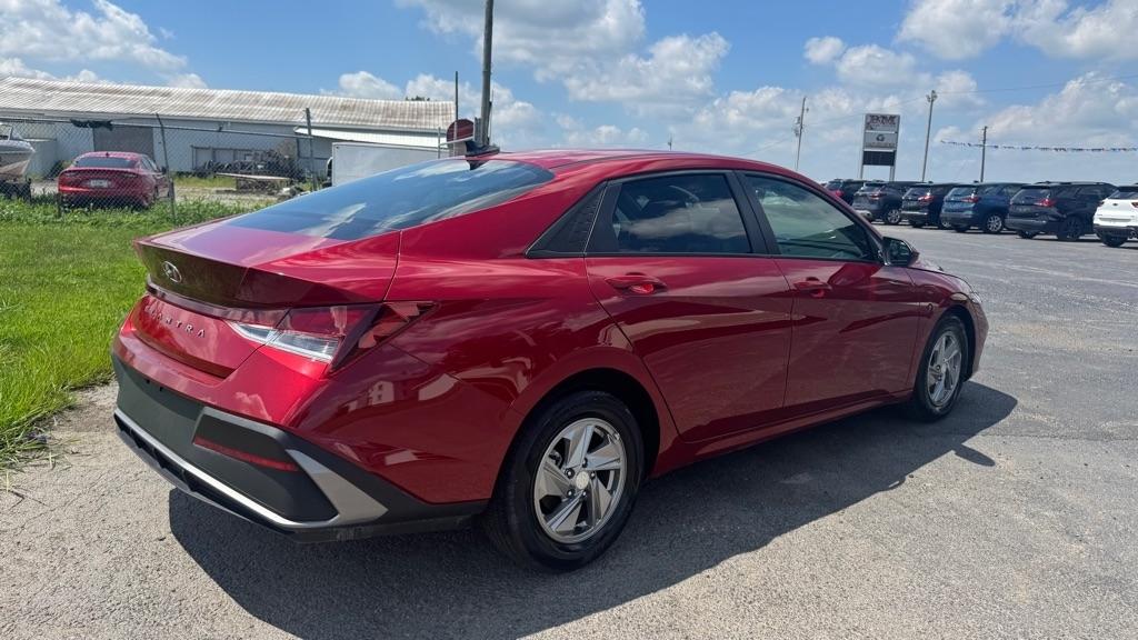 Hyundai Elantra  2025