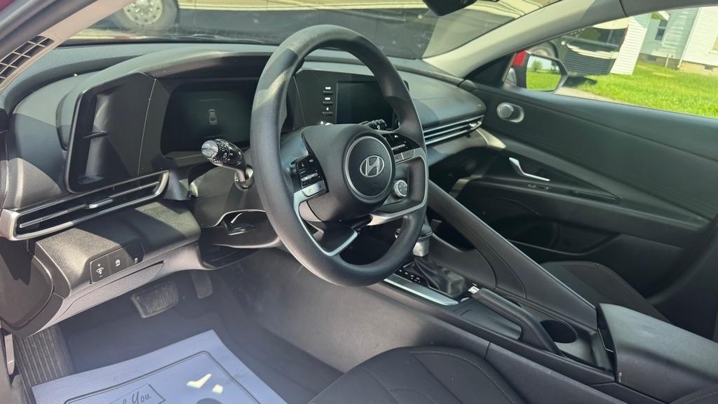 Hyundai Elantra  2025