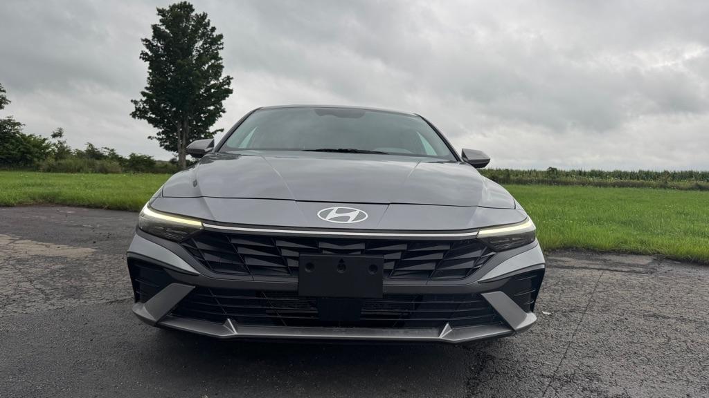 Hyundai Elantra  2025