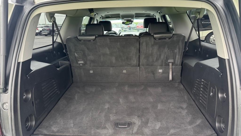 Chevrolet Suburban  2017