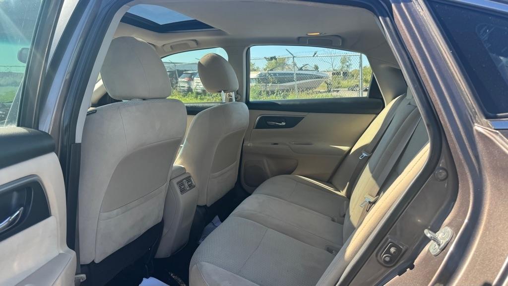 Nissan Altima  2015