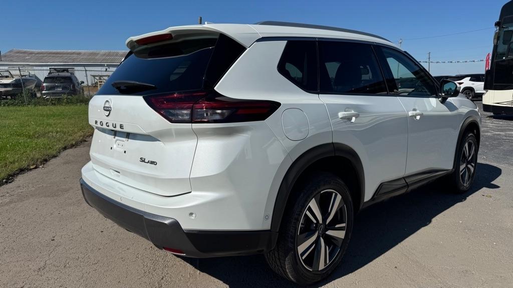 Nissan Rogue  2024