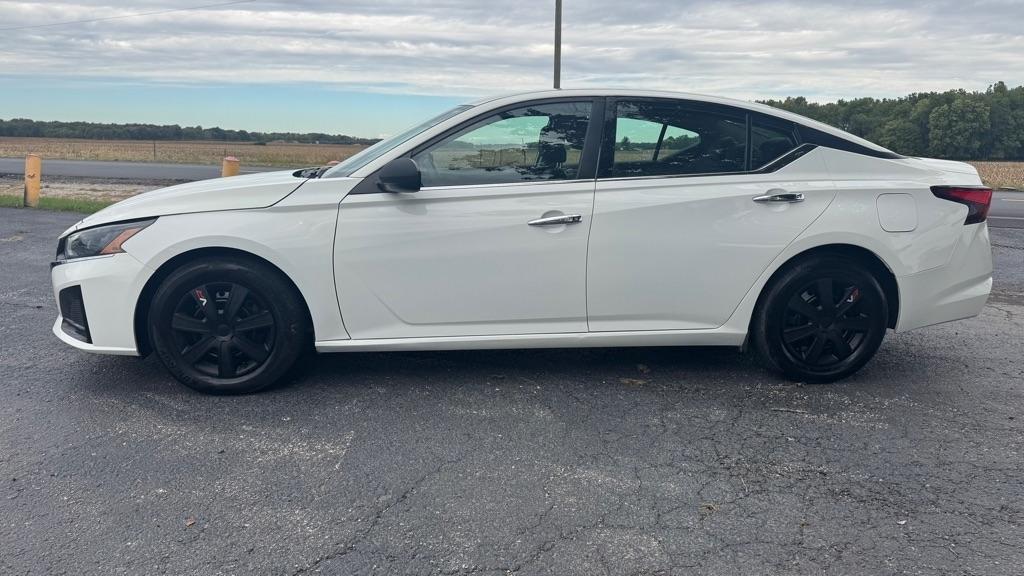 Nissan Altima  2025