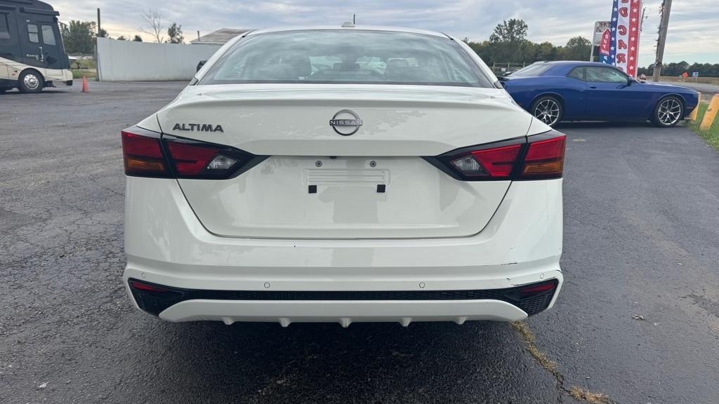 Nissan Altima  2025