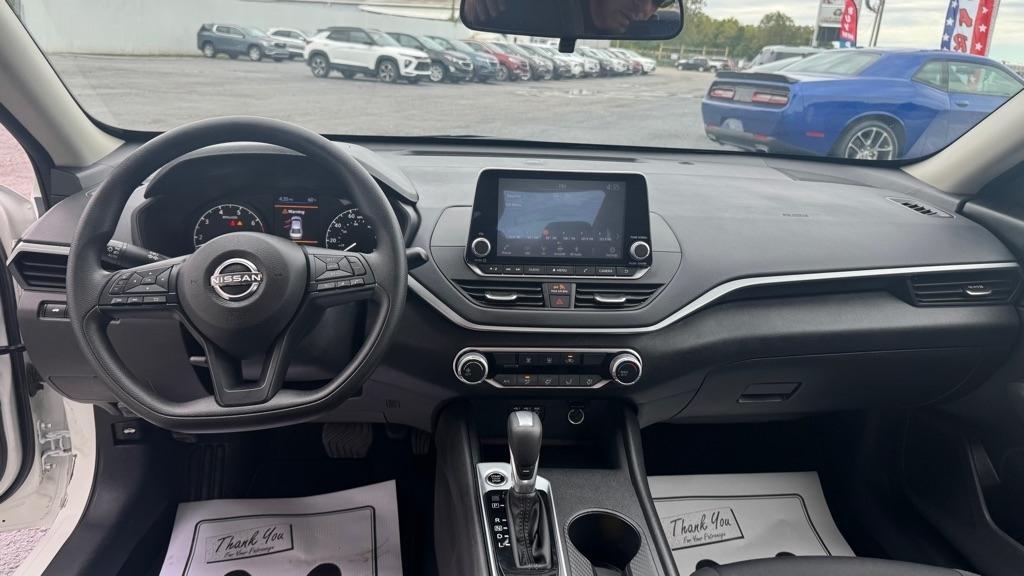 Nissan Altima  2025