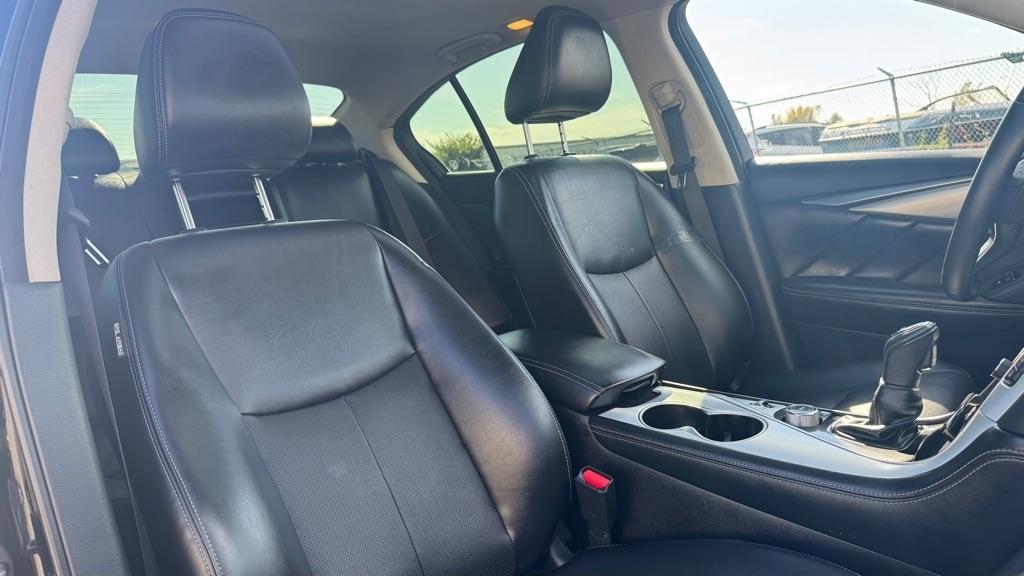 Infiniti Q50  2022
