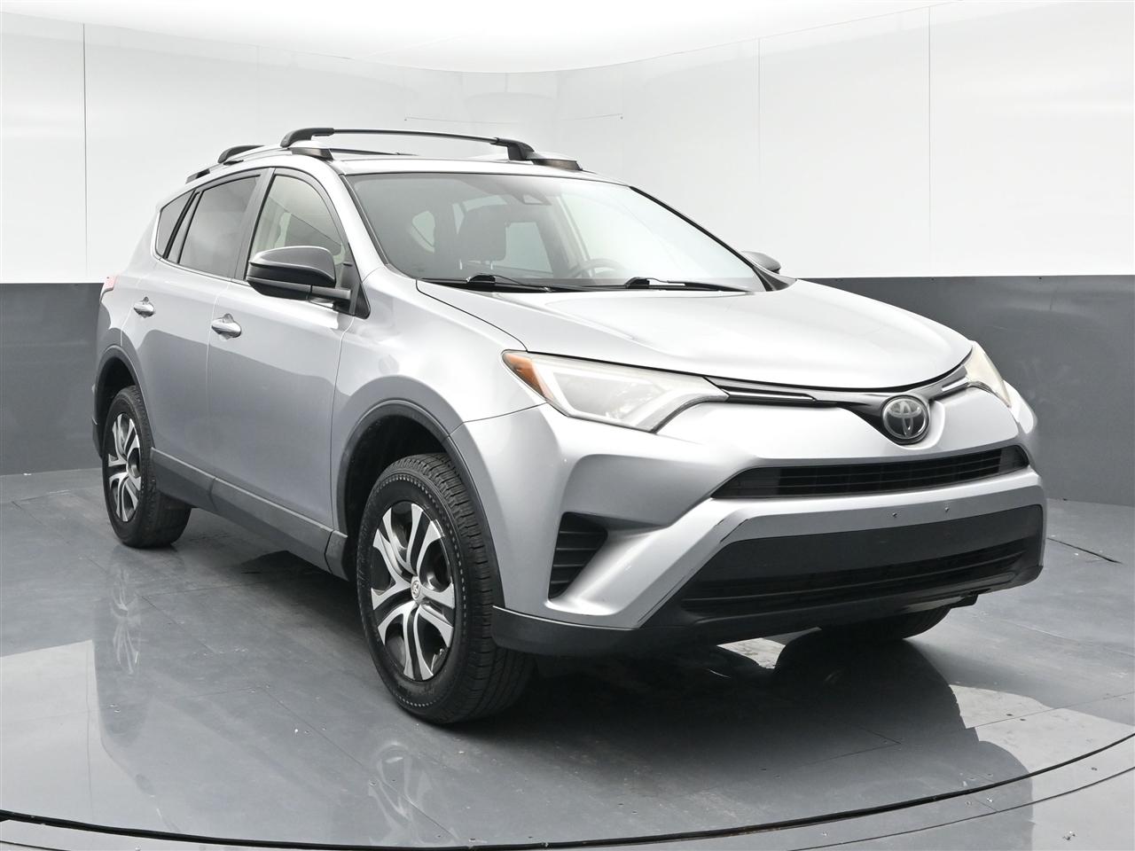 Toyota RAV4 LE FWD 2018