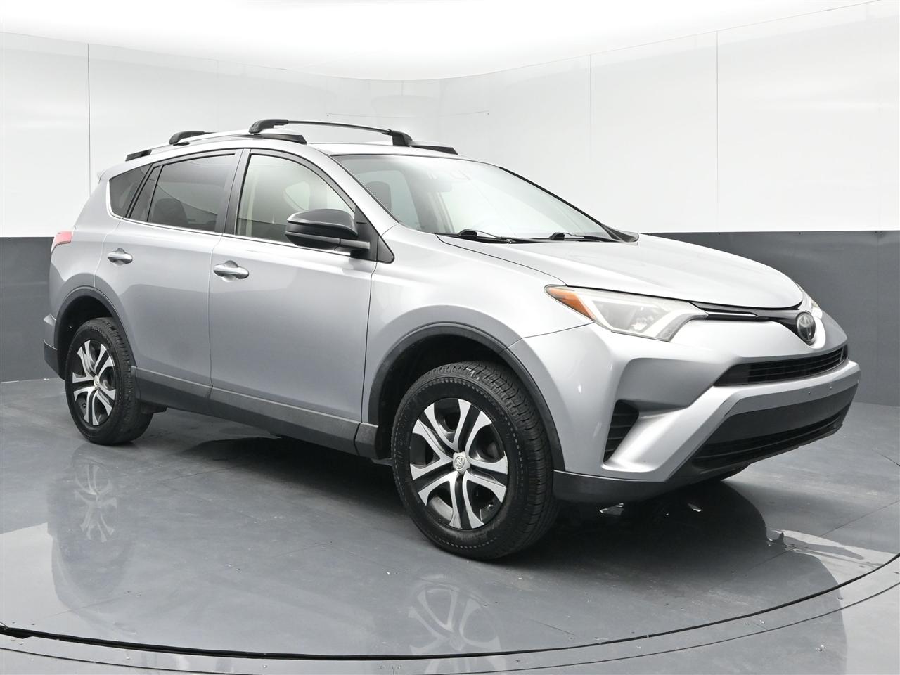 Toyota RAV4 LE FWD 2018