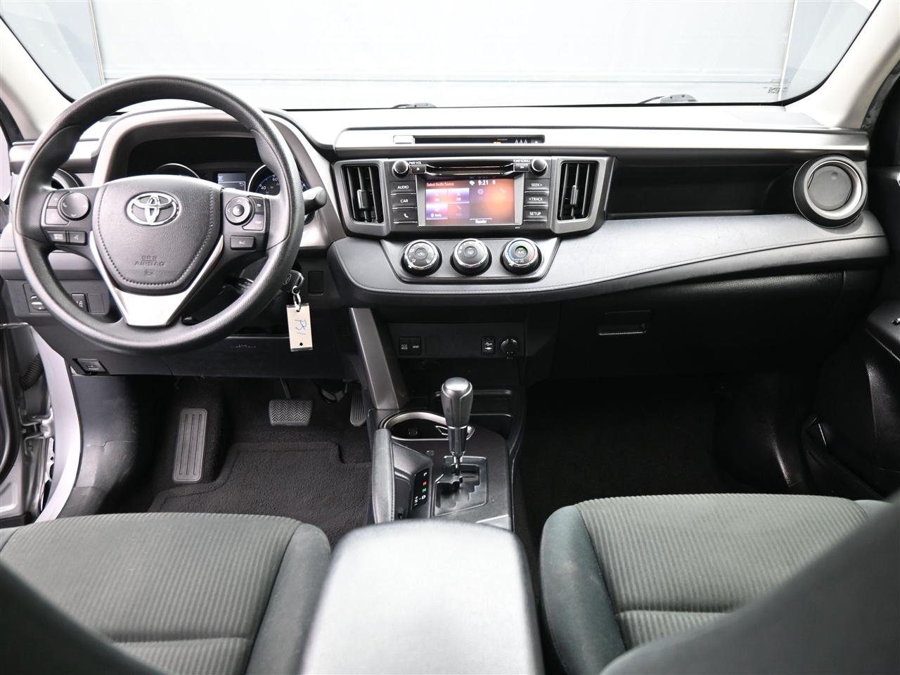 Toyota RAV4 LE FWD 2018