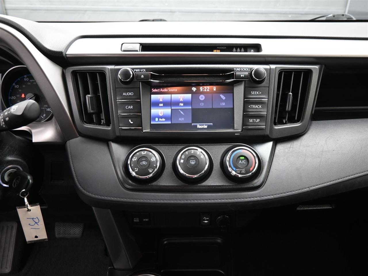 Toyota RAV4 LE FWD 2018