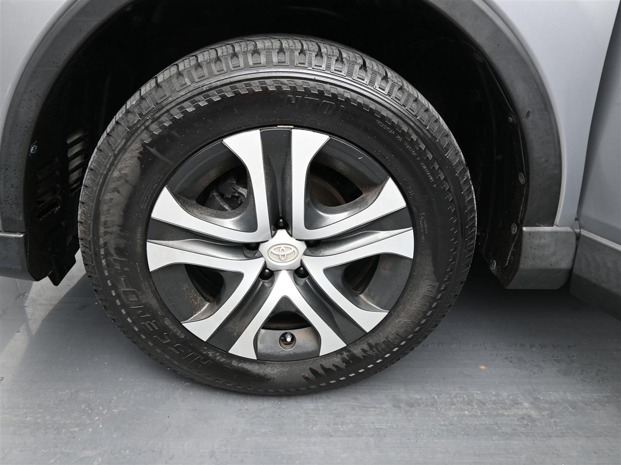 Toyota RAV4 LE FWD 2018