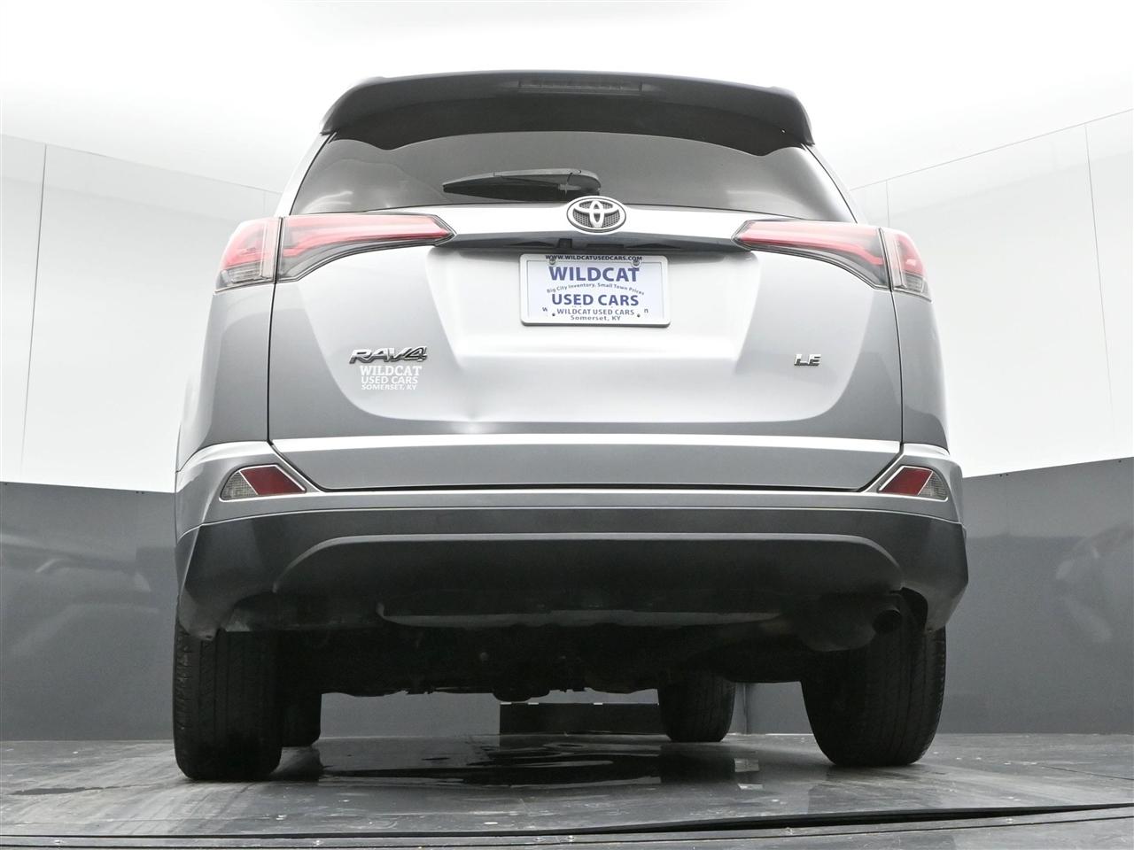 Toyota RAV4 LE FWD 2018