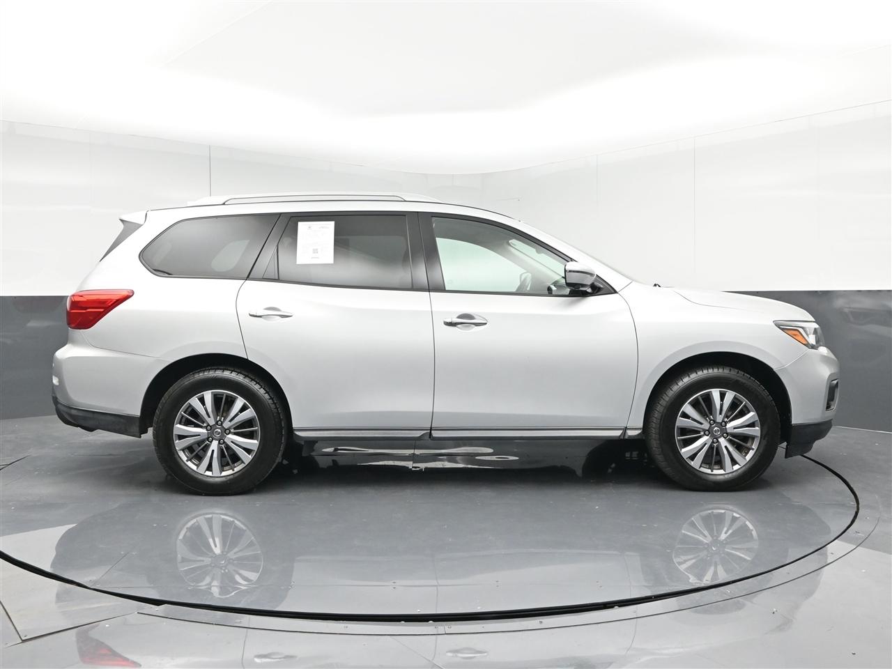 Nissan Pathfinder SL 4WD 2019