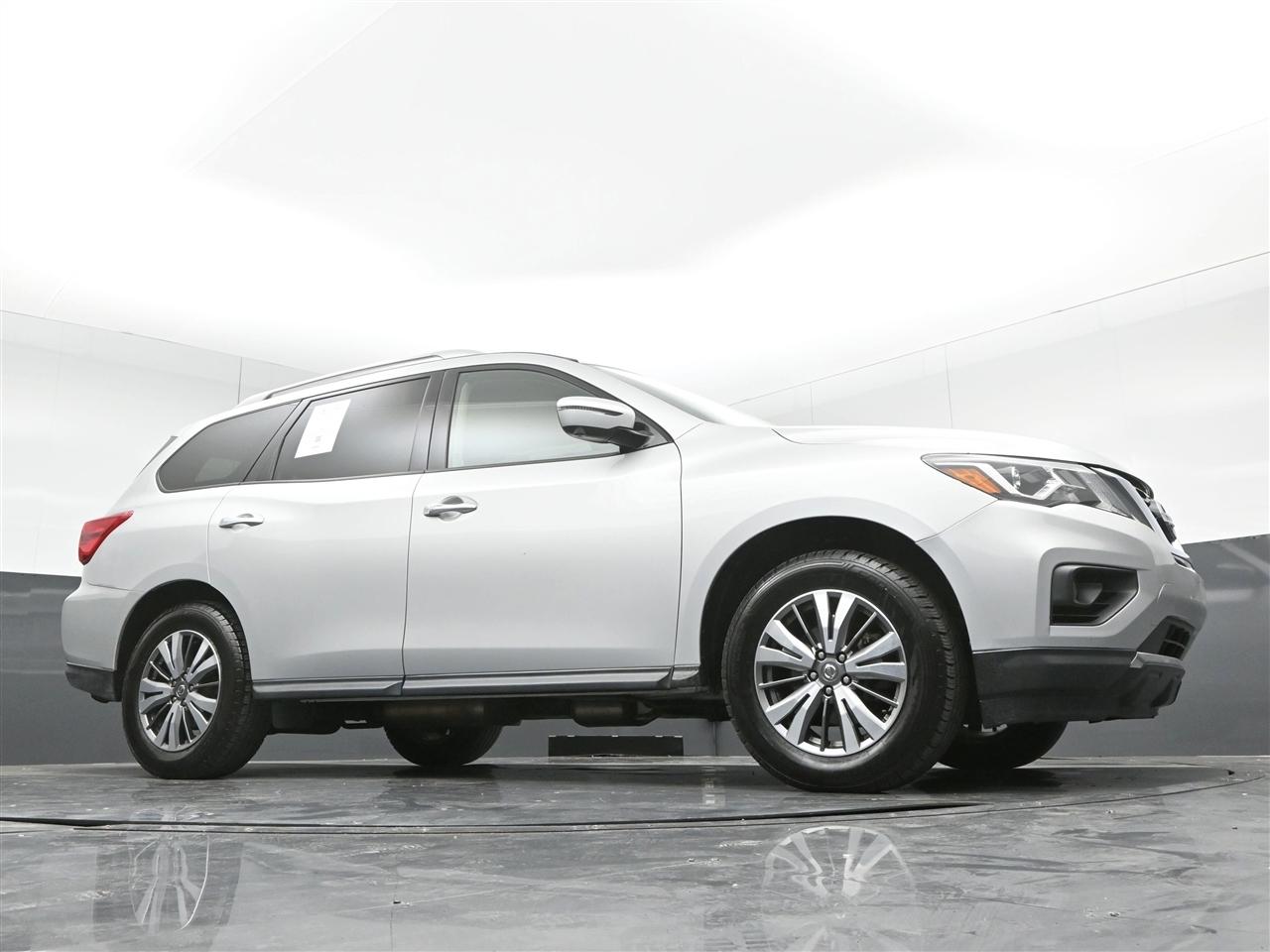 Nissan Pathfinder SL 4WD 2019