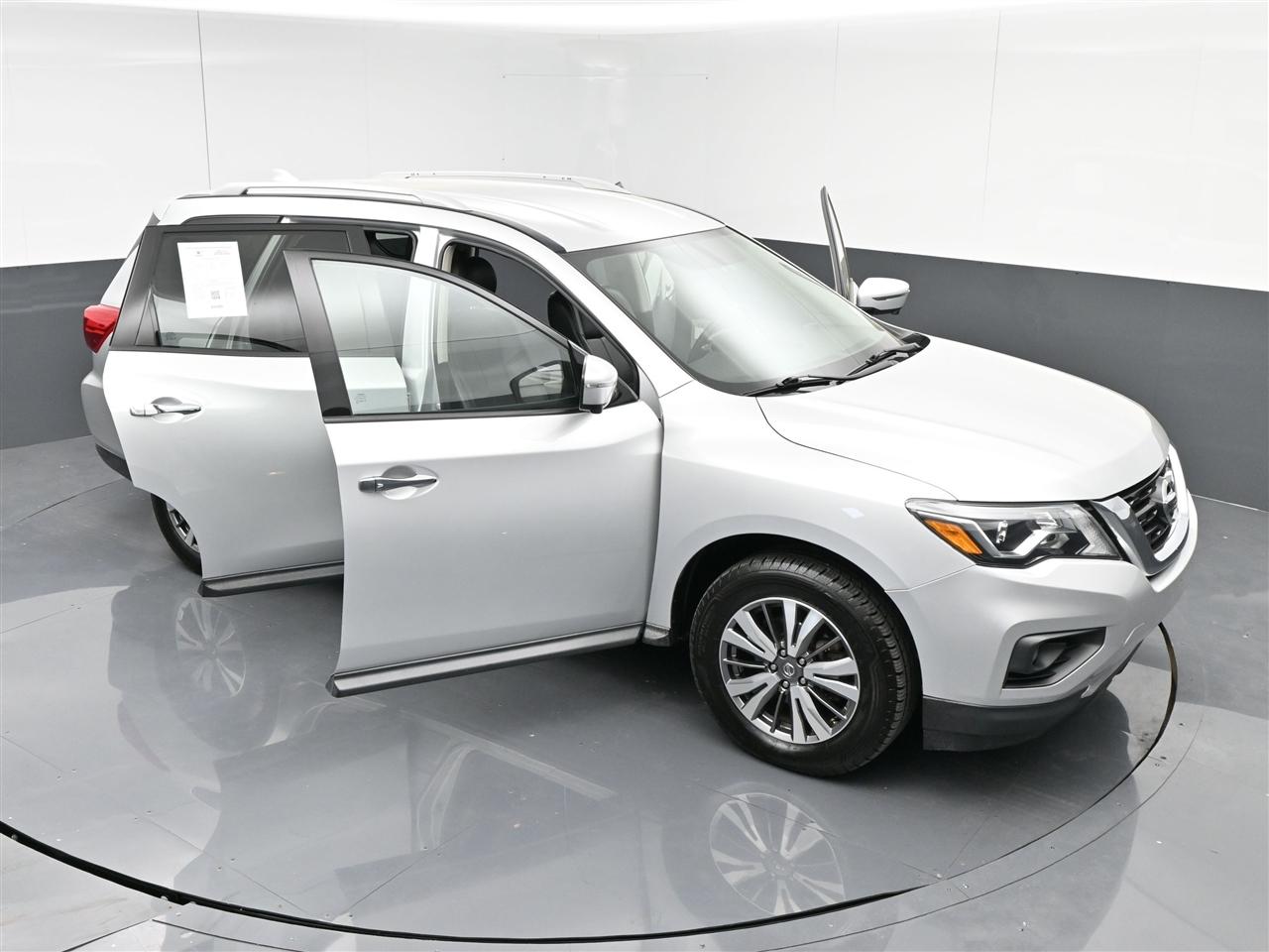 Nissan Pathfinder SL 4WD 2019