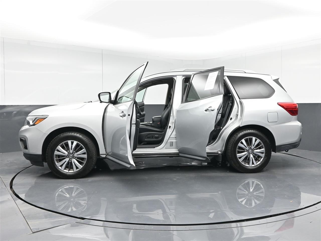 Nissan Pathfinder SL 4WD 2019