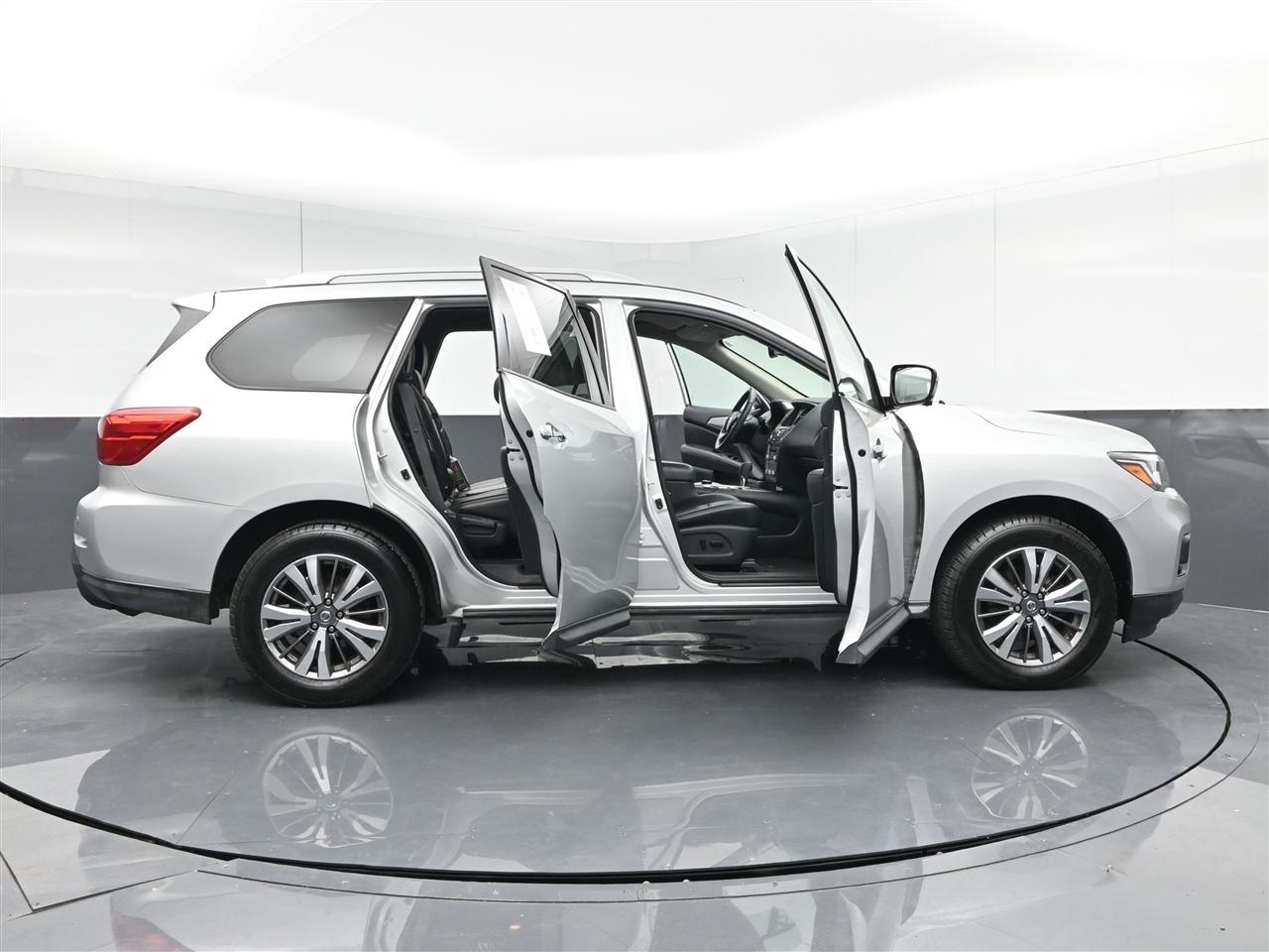 Nissan Pathfinder SL 4WD 2019