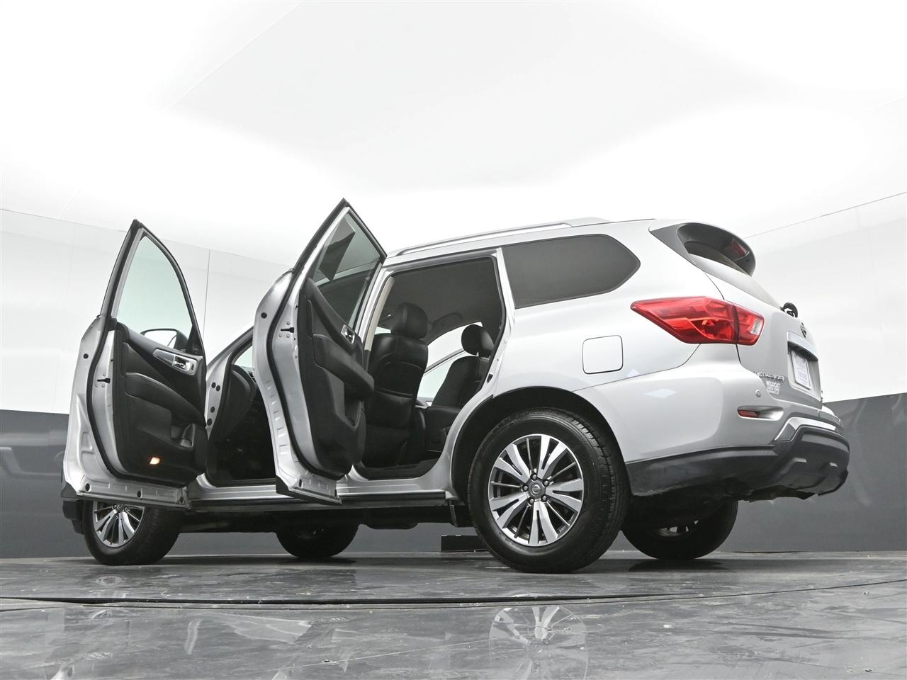 Nissan Pathfinder SL 4WD 2019