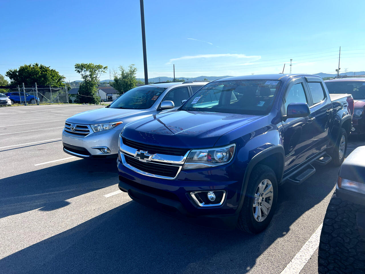 2017 Chevrolet Colorado LT photo 2