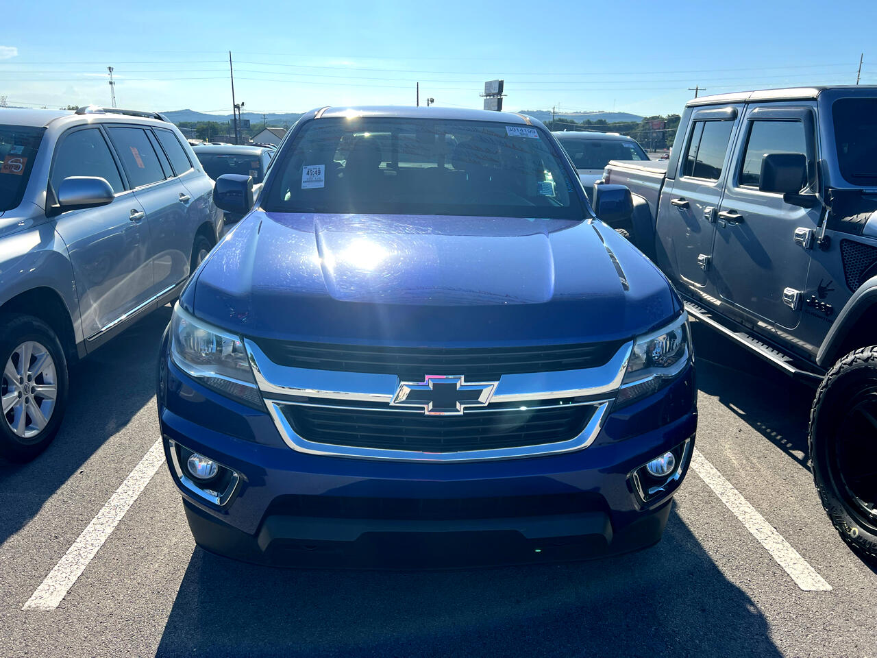 2017 Chevrolet Colorado LT photo 3