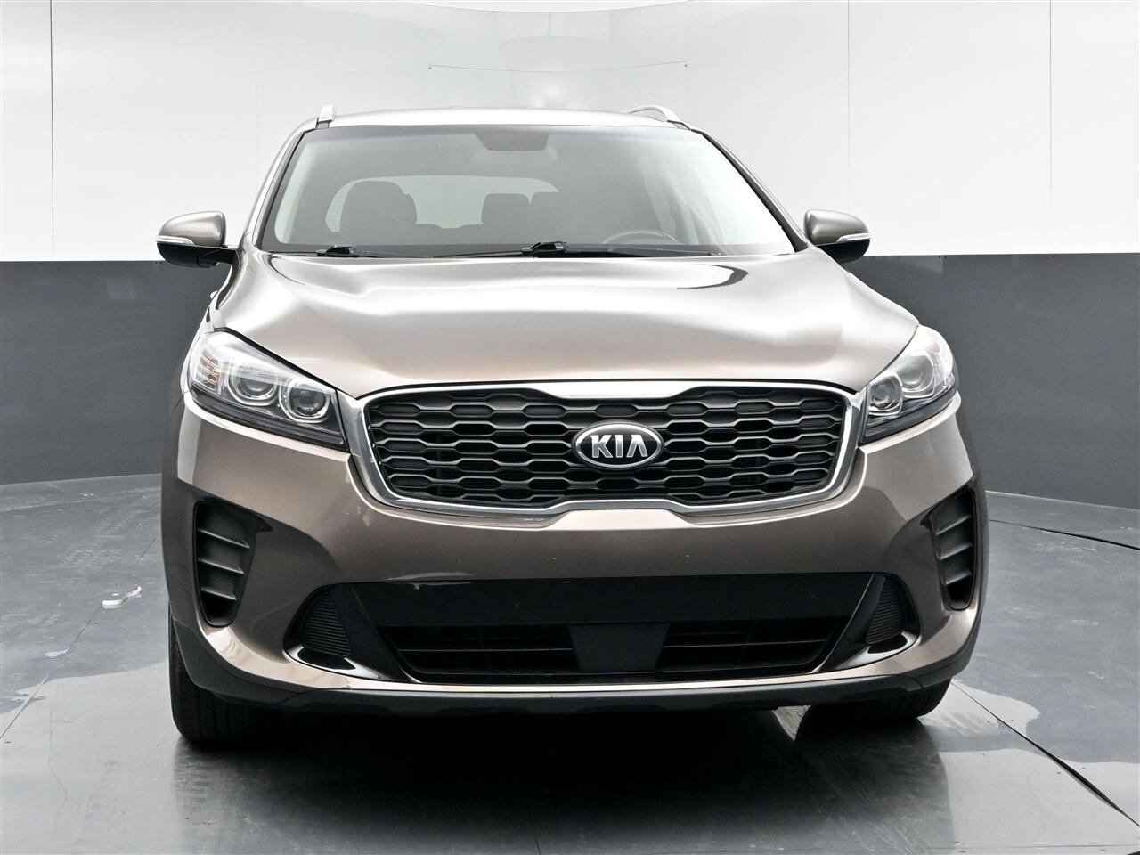 2020 Kia Sorento LX photo 2