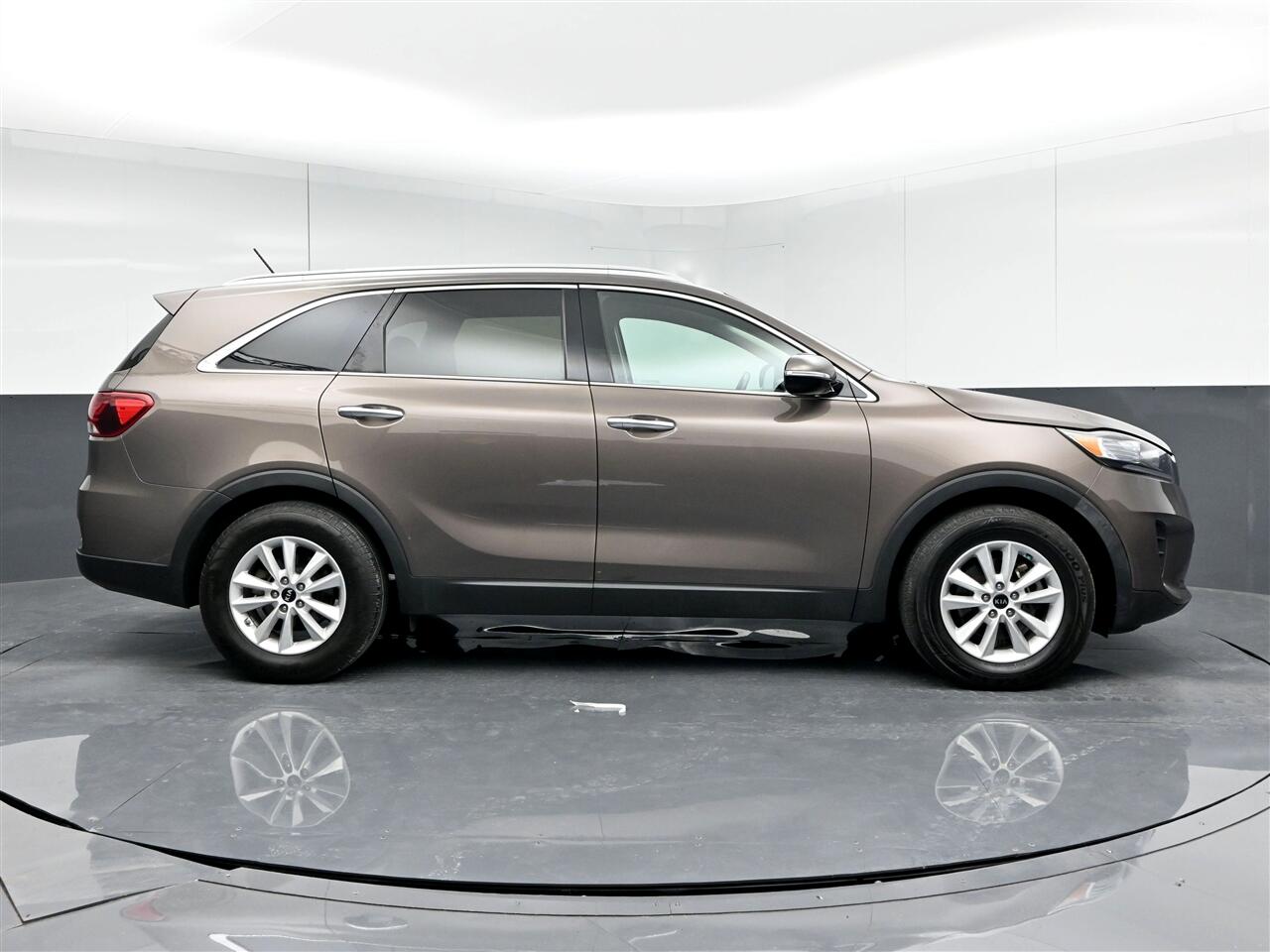 2020 Kia Sorento LX photo 3