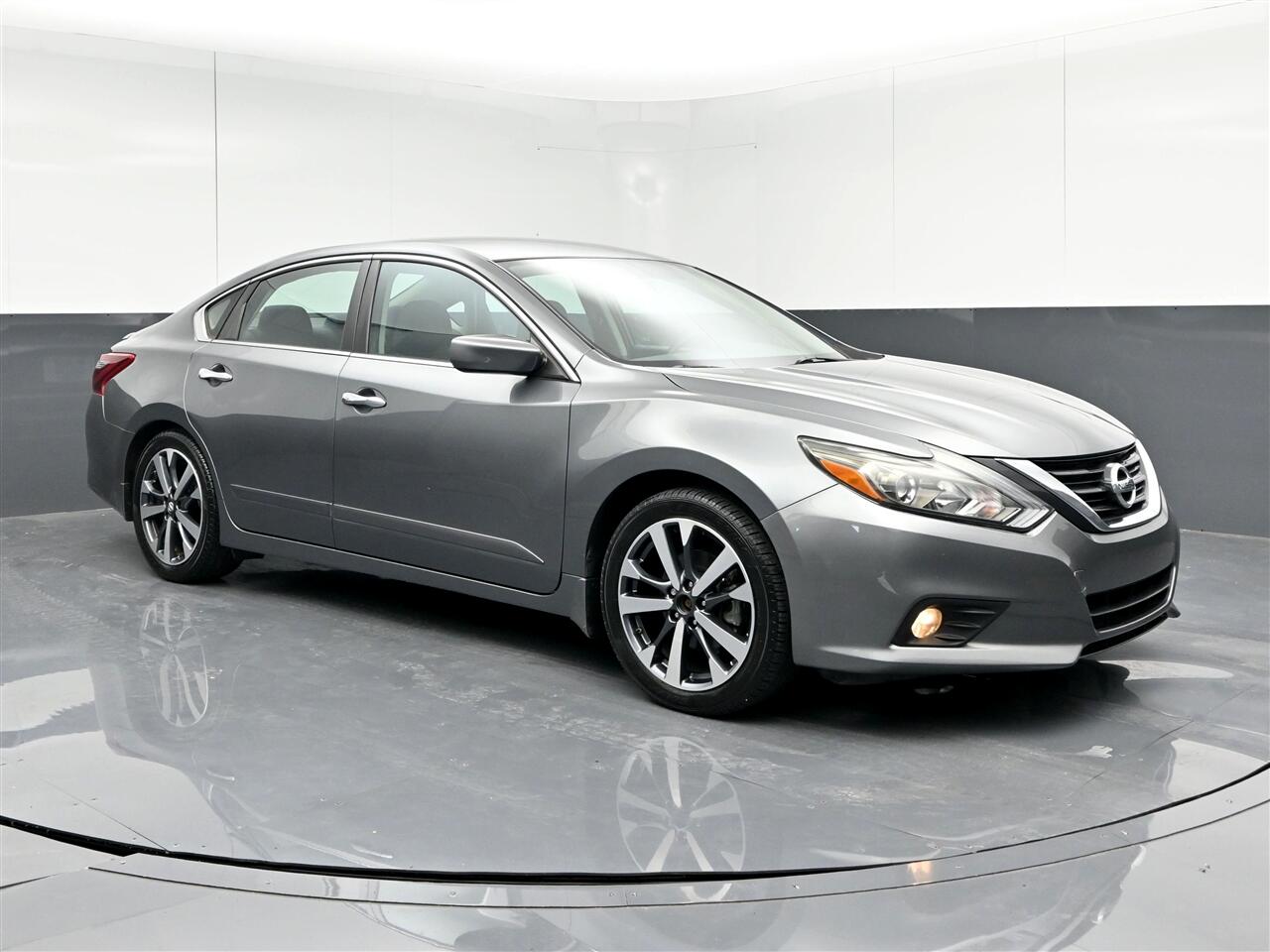 2017 Nissan Altima 2.5 SR photo 3