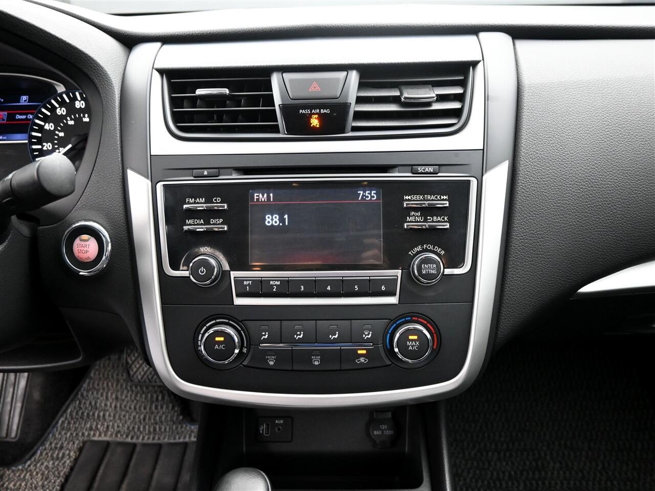 2017 Nissan Altima 2.5 SR photo 13