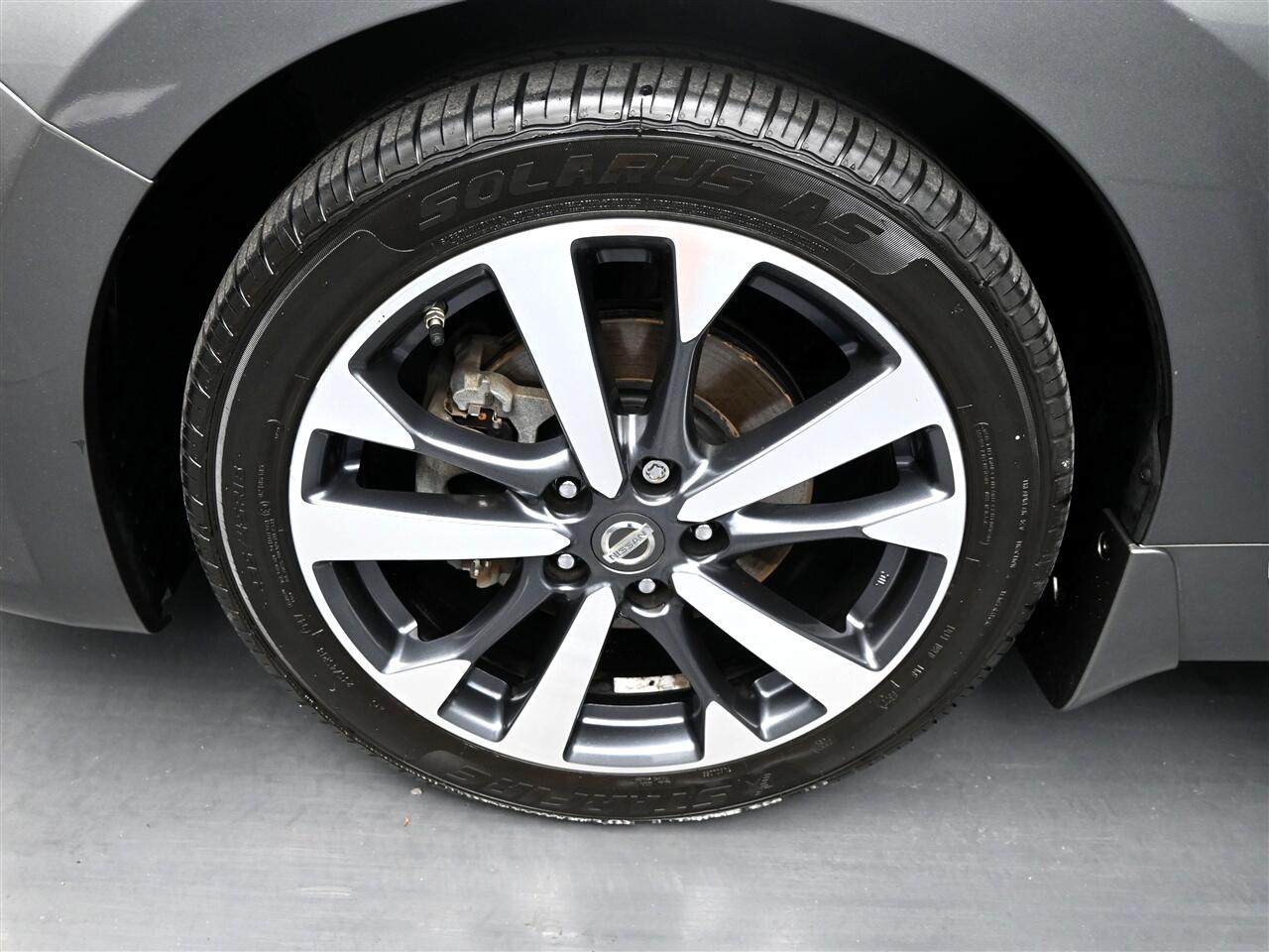 2017 Nissan Altima 2.5 SR photo 18