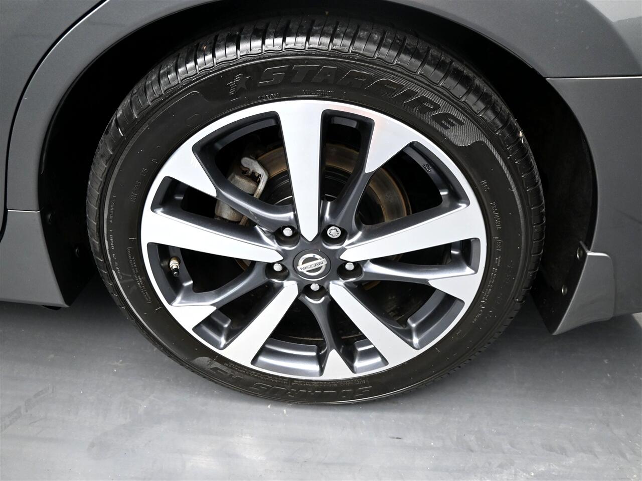 2017 Nissan Altima 2.5 SR photo 20