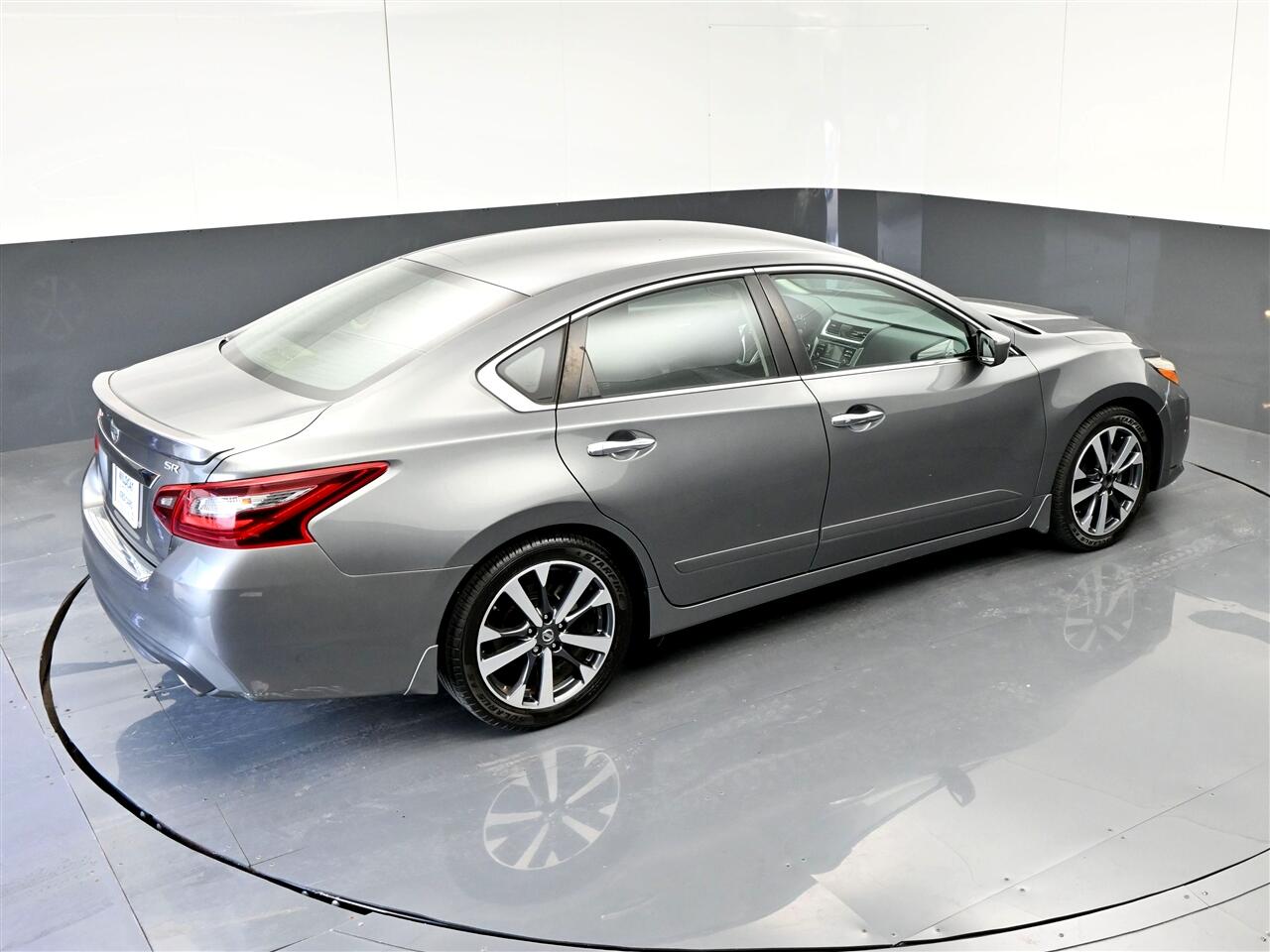 2017 Nissan Altima 2.5 SR photo 25