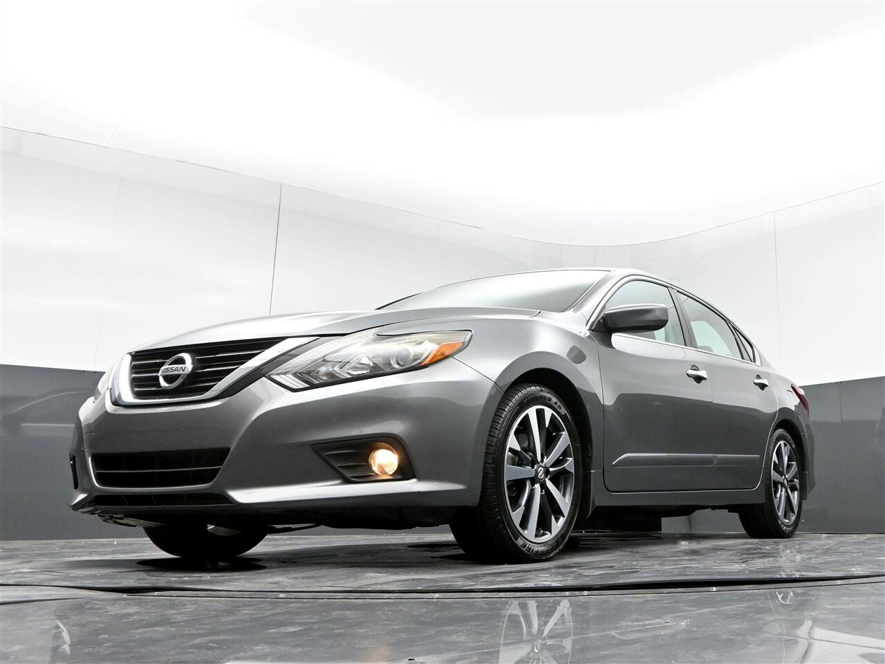 2017 Nissan Altima 2.5 SR photo 29