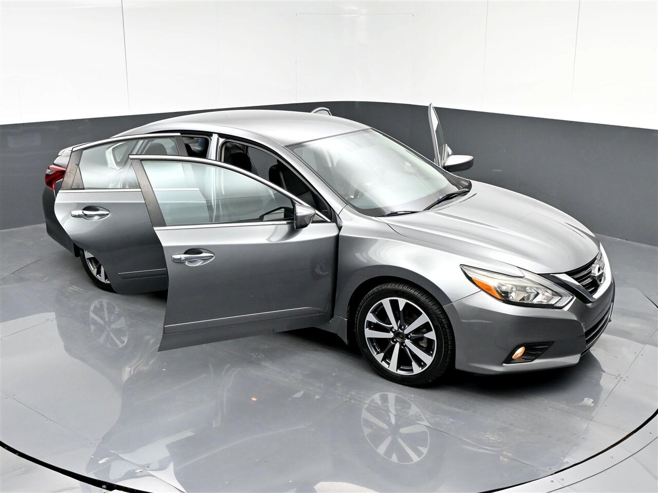 2017 Nissan Altima 2.5 SR photo 37