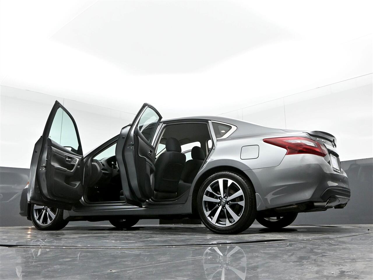 2017 Nissan Altima 2.5 SR photo 43