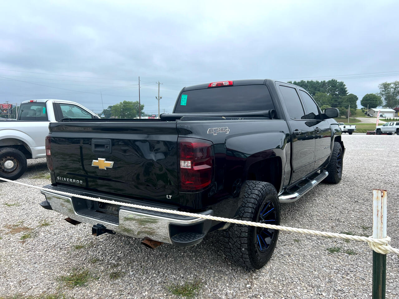 2015 Chevrolet Silverado 1500 LT photo 3