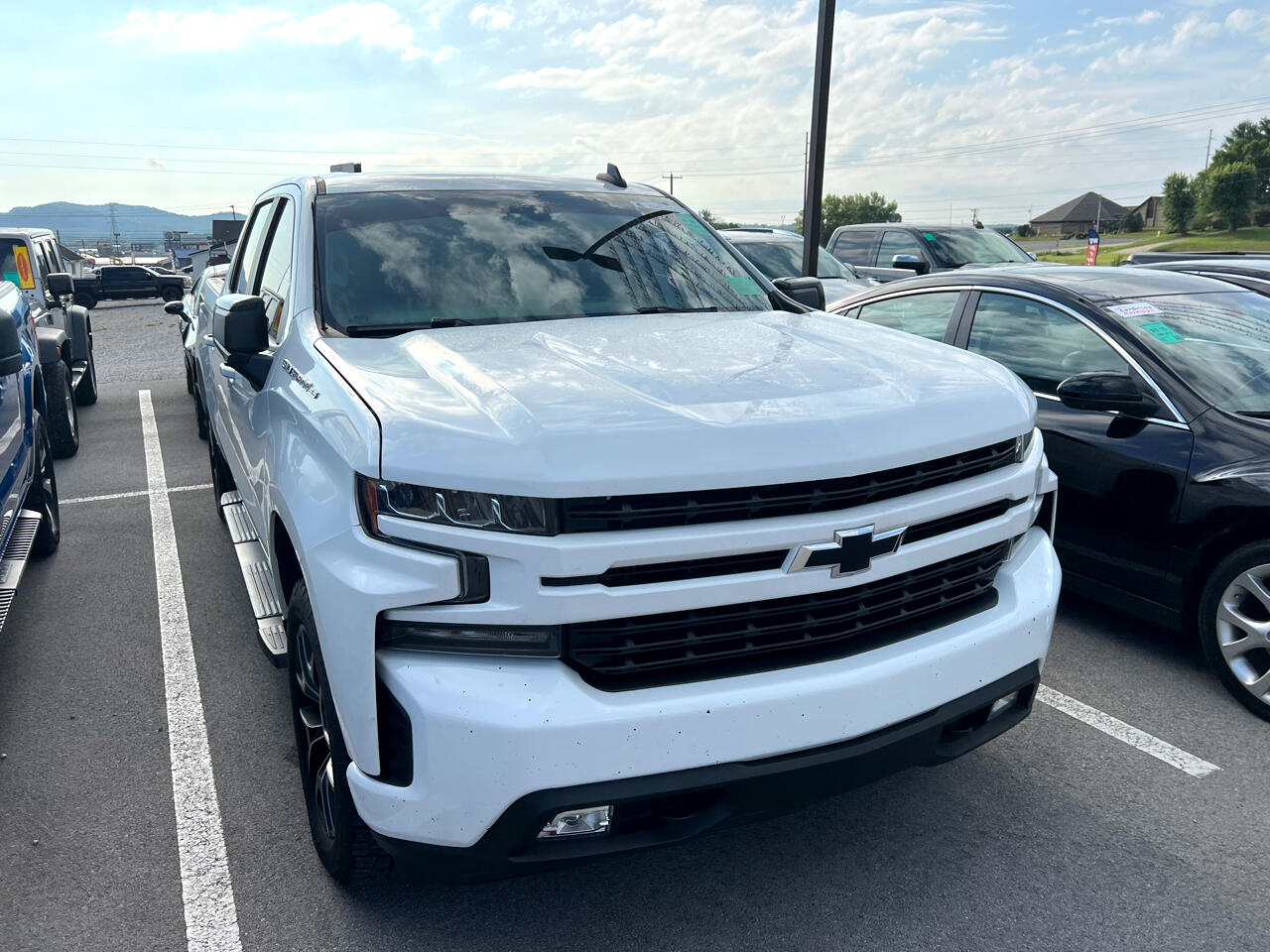2019 Chevrolet Silverado 1500 RST photo 2