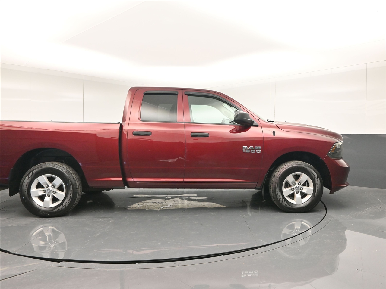 RAM 1500 Tradesman Quad Cab 4WD 2018 RAM 1500 Tradesman Quad Cab 4WD 2018