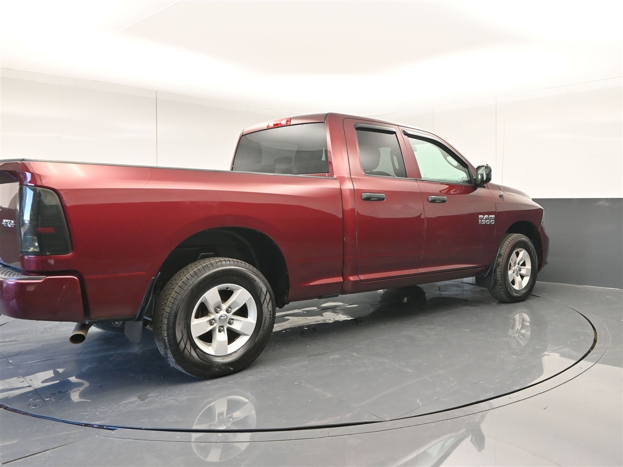 RAM 1500 Tradesman Quad Cab 4WD 2018 RAM 1500 Tradesman Quad Cab 4WD 2018