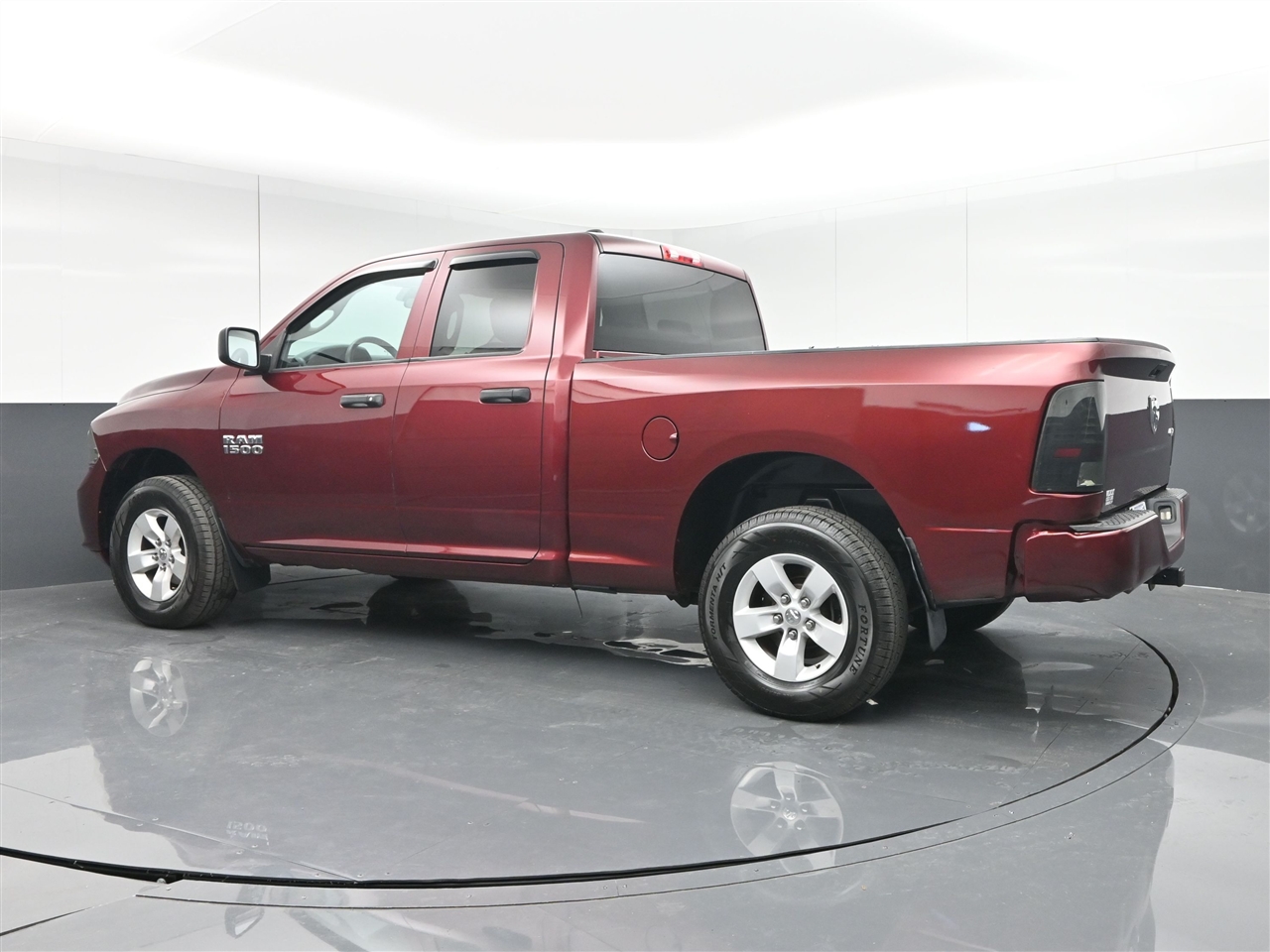 RAM 1500 Tradesman Quad Cab 4WD 2018 RAM 1500 Tradesman Quad Cab 4WD 2018