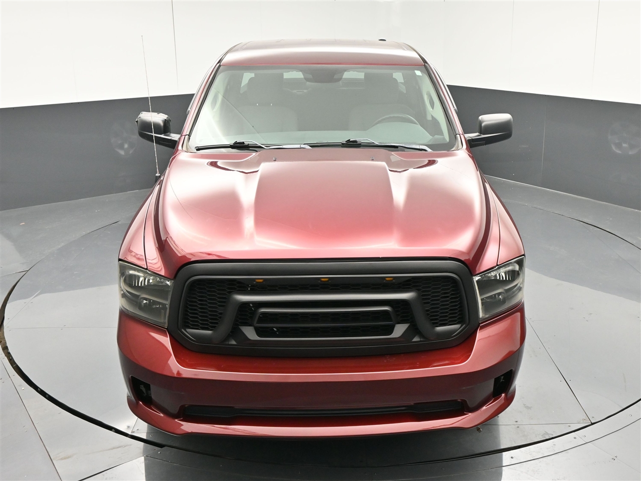 RAM 1500 Tradesman Quad Cab 4WD 2018 RAM 1500 Tradesman Quad Cab 4WD 2018