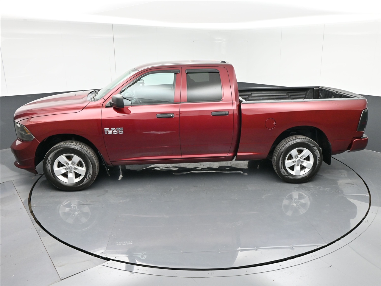 RAM 1500 Tradesman Quad Cab 4WD 2018 RAM 1500 Tradesman Quad Cab 4WD 2018