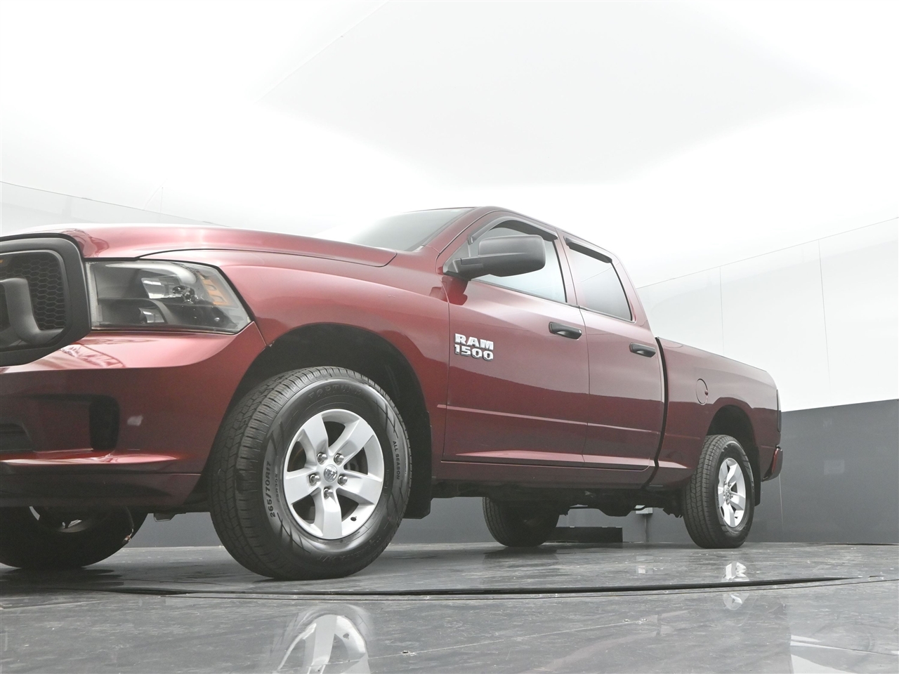 RAM 1500 Tradesman Quad Cab 4WD 2018 RAM 1500 Tradesman Quad Cab 4WD 2018