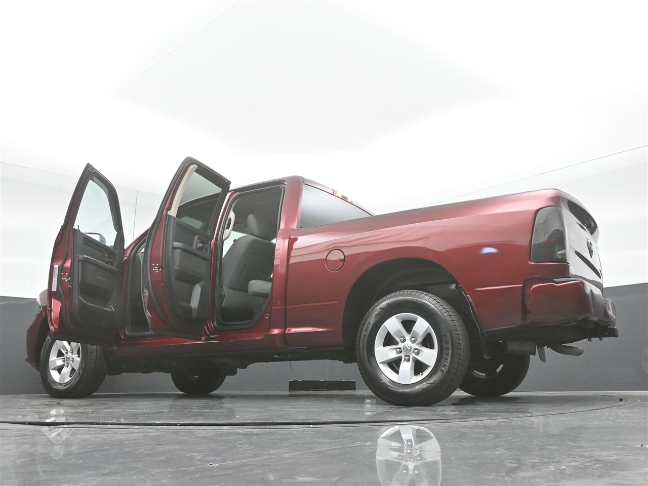 RAM 1500 Tradesman Quad Cab 4WD 2018 RAM 1500 Tradesman Quad Cab 4WD 2018