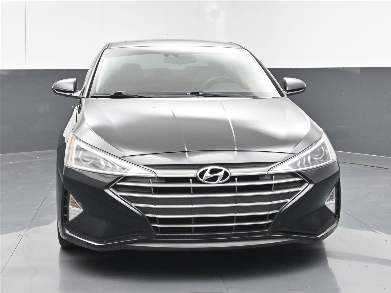 2020 Hyundai Elantra Limited photo 2