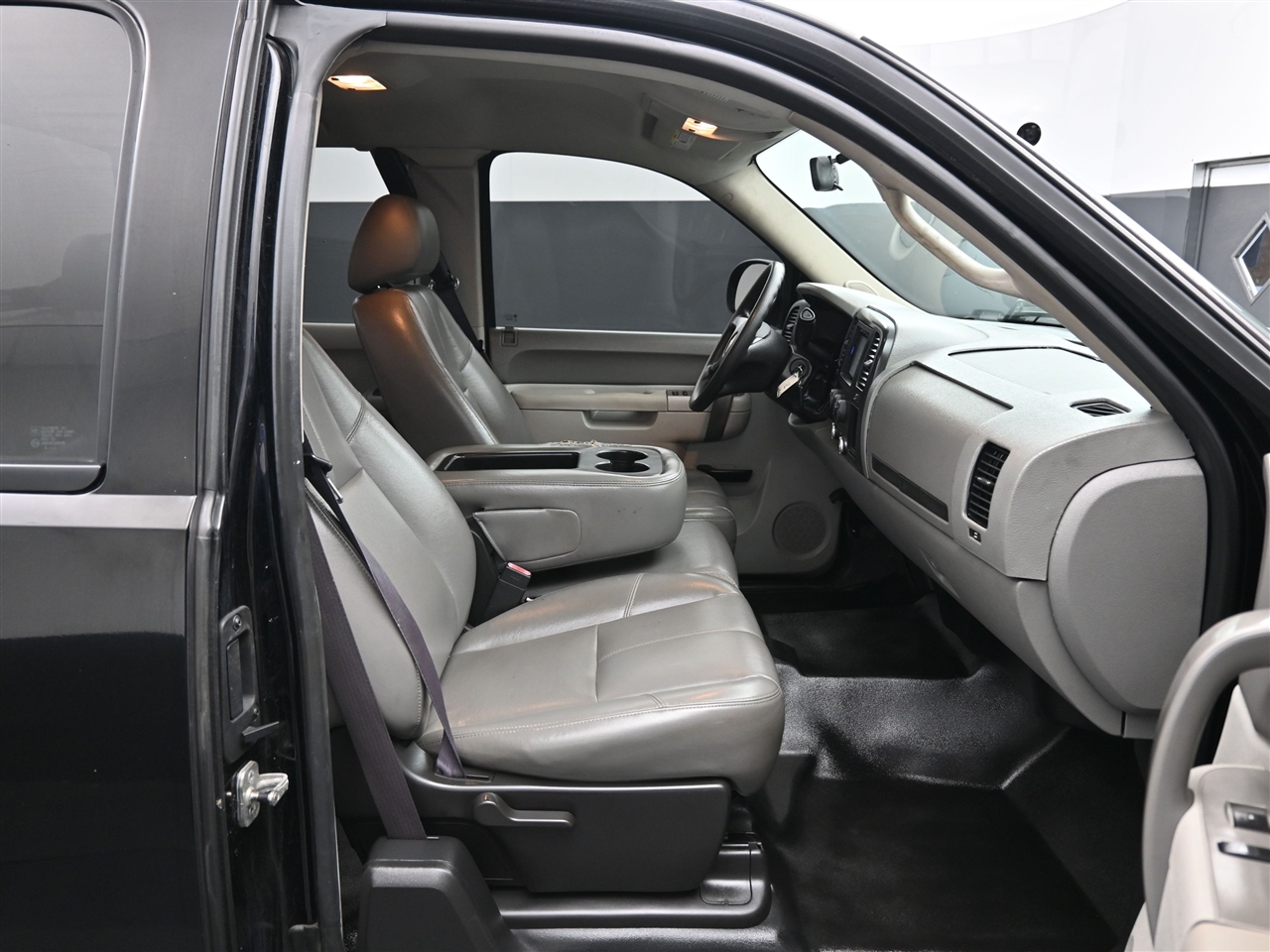 Chevrolet Silverado 1500 Work Truck Ext. Cab 2WD 2011 Chevrolet Silverado 1500 Work Truck Ext. Cab 2WD 2011