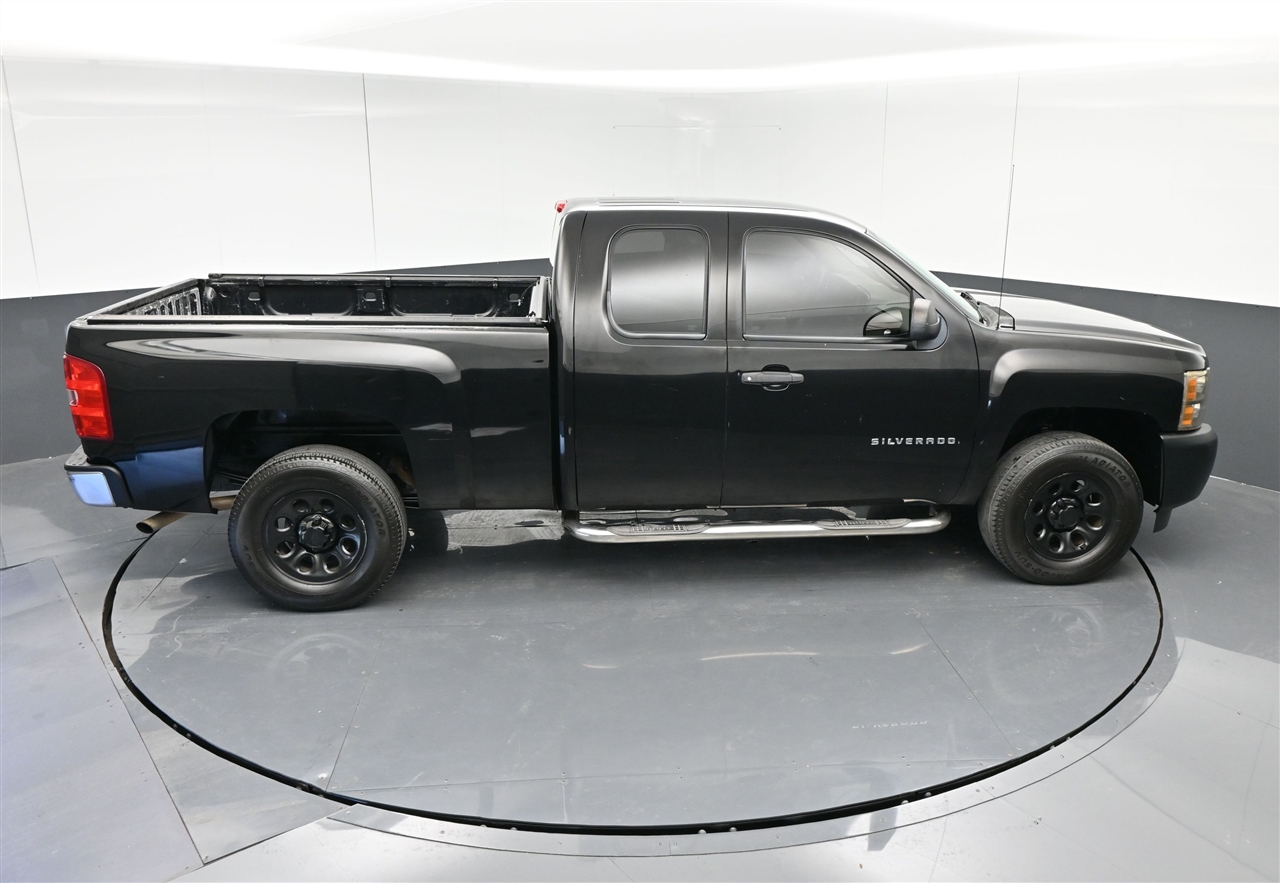 Chevrolet Silverado 1500 Work Truck Ext. Cab 2WD 2011 Chevrolet Silverado 1500 Work Truck Ext. Cab 2WD 2011
